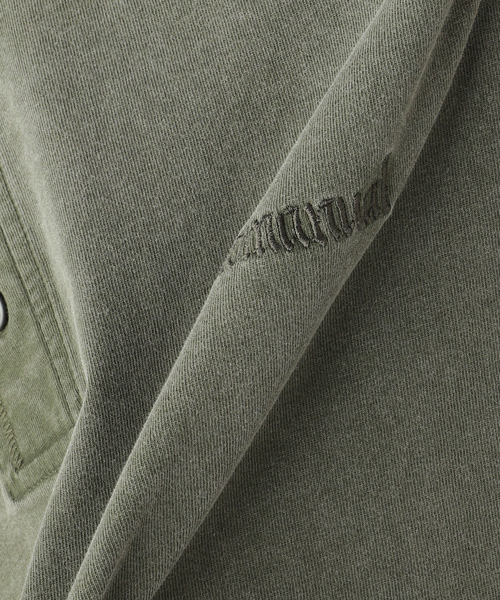 NOMANUAL(NOMANUAL)の「NOMANUAL/ノーマニュアル DAMAGED HENLEY NECK SHIRT(Tシャツ/カットソー・メンズ・ブラック/カーキ・MEDIUM/LARGE)」の5枚目の写真