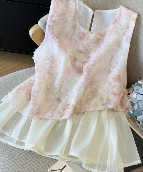 LUCPY(ラクピー)の「フラワージャガードペプラムトップス(その他トップス・レディース・ピンク/ホワイト/ブルー・X-LARGE/LARGE/MEDIUM/SMALL)」の1枚目の写真