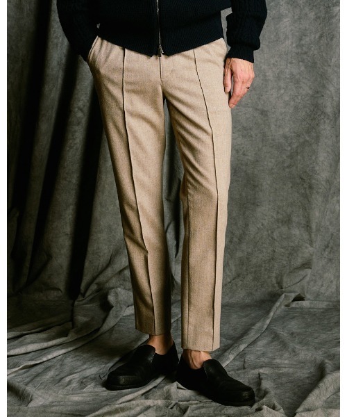 wjk（ダヴルジェイケイ）の「comfort pin-tuck slim slacks（スラックス・メンズ・ブラック/ベージュ/ネイビー・SMALL/MEDIUM/LARGE/X-LARGE）」の2枚目の写真