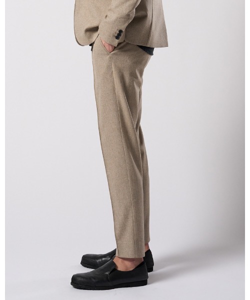 wjk（ダヴルジェイケイ）の「comfort pin-tuck slim slacks（スラックス・メンズ・ブラック/ベージュ/ネイビー・SMALL/MEDIUM/LARGE/X-LARGE）」の7枚目の写真