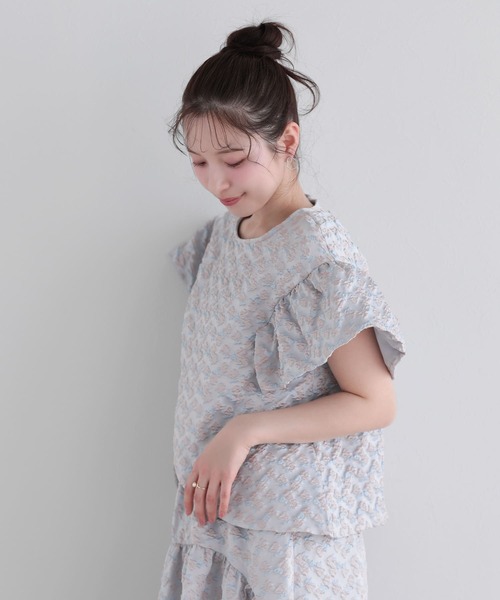 Fit more(フィットモア)の「フラワージャガードカシュクールフリルトップス(その他トップス・レディース・ブルー/ホワイト/ピンク・FREE)」の10枚目の写真