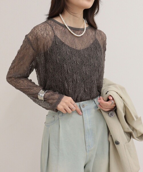 fredy emue(フレディエミュ)の「シアーレースロンTシャツ(Tシャツ/カットソー・レディース・オフホワイト/グレイッシュブルー/チャコールグレー・38)」の8枚目の写真