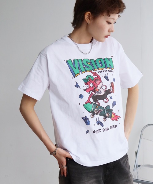 VISION STREET WEAR(ヴィジョンストリートウェア)の「【VISION STREET WEAR/ヴィジョンストリートウェア】アソート アートワークデザイン 半袖Tシャツ(Tシャツ/カットソー・メンズ・ホワイト系3/ブラック系2/ホワイト系1/ホワイト系2/ブラウン系1/ブラウン系2/ブラック系3/パープル系1/ブラック系1・FREE/M/L/LL)」の2枚目の写真