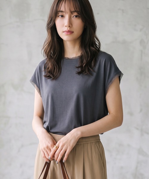 LE SOUK HOLIDAY(ルスークホリデー)の「チュールネックスムースTシャツ【接触冷感・吸水速乾】(Tシャツ/カットソー・レディース・ライトグリーン/オフホワイト/チャコールグレー/サックスブルー・M/L)」の2枚目の写真