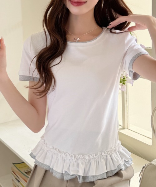 Ada.(エイダ)の「スポーティー バイカラー フリル 半袖 カットソー(Tシャツ/カットソー・レディース・ブラック/ホワイト/ピンク/グレー・FREE)」の2枚目の写真