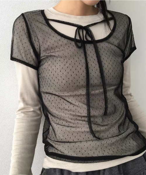 CELENA BEATS(セレナビーツ)の「リボンネック ドット柄 シアー レイヤード トップス(Tシャツ/カットソー・レディース・ブラック/ホワイト・FREE)」の1枚目の写真