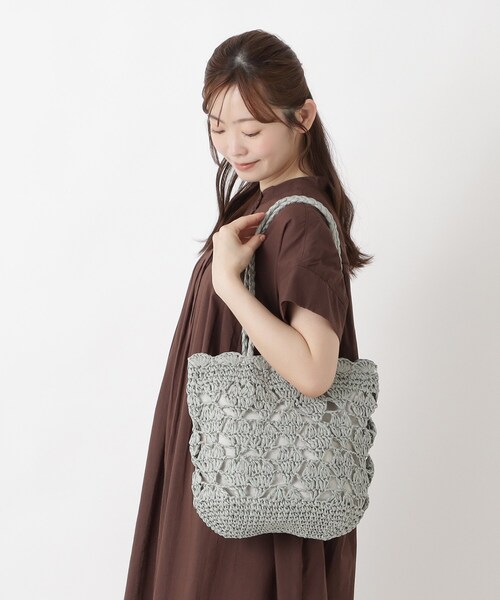one'sterrace(ワンズテラス)の「TSL ハートモチーフアミペーパートート(ショルダーバッグ・レディース・ベージュ系8/パープル系1/グリーン系5・99)」の13枚目の写真