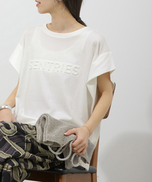エンボスロゴフレンチスリーブTシャツ