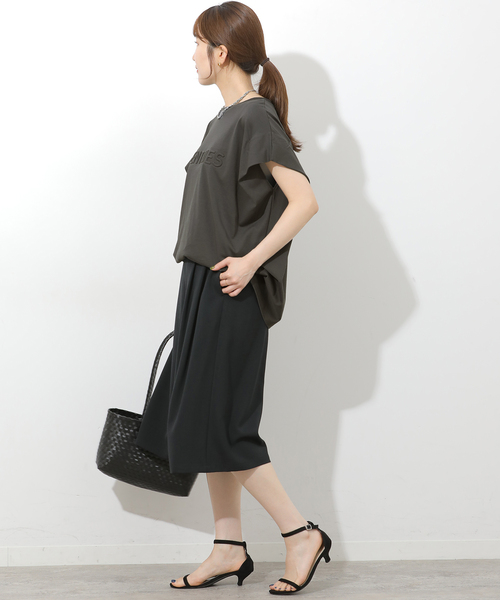 JOURNAL STANDARD relume(ジャーナルスタンダード レリューム)の「エンボスロゴフレンチスリーブTシャツ(Tシャツ/カットソー・レディース・チャコールグレー/ホワイト・FREE)」の4枚目の写真