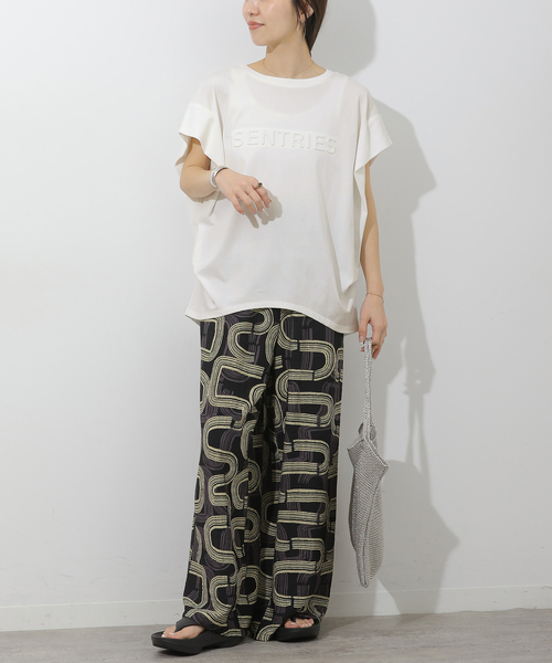 JOURNAL STANDARD relume(ジャーナルスタンダード レリューム)の「エンボスロゴフレンチスリーブTシャツ(Tシャツ/カットソー・レディース・チャコールグレー/ホワイト・FREE)」の12枚目の写真