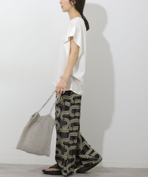 JOURNAL STANDARD relume(ジャーナルスタンダード レリューム)の「エンボスロゴフレンチスリーブTシャツ(Tシャツ/カットソー・レディース・チャコールグレー/ホワイト・FREE)」の13枚目の写真