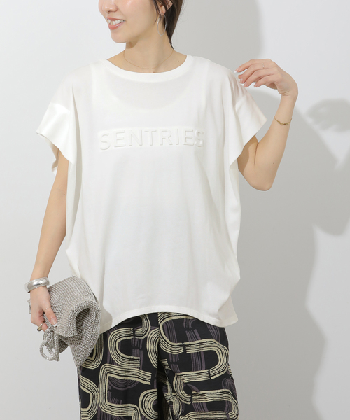 JOURNAL STANDARD relume(ジャーナルスタンダード レリューム)の「エンボスロゴフレンチスリーブTシャツ(Tシャツ/カットソー・レディース・チャコールグレー/ホワイト・FREE)」の16枚目の写真