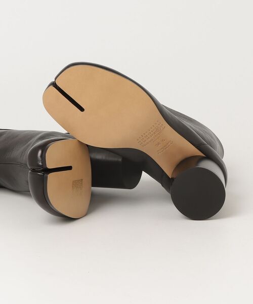 Maison Margiela（メゾンマルジェラ）の「Maison Margiela / メゾン マルジェラ：【レディース】TABI BOOTS 6cmヒール -VINTAGE SOFT LEATHER-：S58WU0246-P3753[ANN]（ブーツ・メンズ・ブラック・37/36.5）」の3枚目の写真