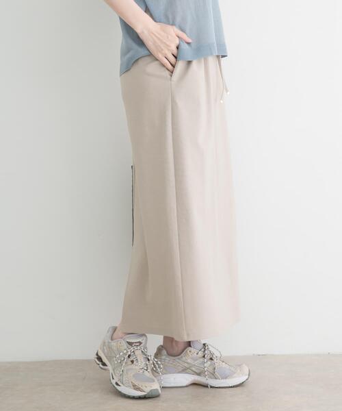ITEMS URBANRESEARCH（アイテムズ アーバンリサーチ）の「カットタイトスカート（スカート・レディース・ベージュ/ブラック・FREE）」の2枚目の写真