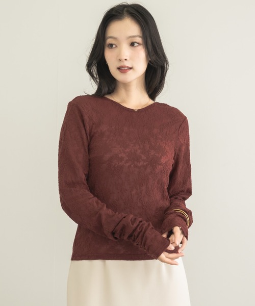 NEUNA(ヌナ)の「【後ろ姿まで美しい余韻を。】バックオープンシャーリングレーストップス(Tシャツ/カットソー・レディース・ブラック/アイボリー/ボルドー・FREE)」の13枚目の写真
