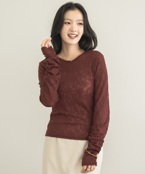 NEUNA(ヌナ)の「【後ろ姿まで美しい余韻を。】バックオープンシャーリングレーストップス(Tシャツ/カットソー・レディース・ブラック/アイボリー/ボルドー・FREE)」の12枚目の写真