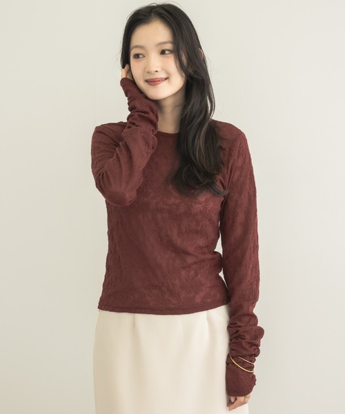 NEUNA(ヌナ)の「【後ろ姿まで美しい余韻を。】バックオープンシャーリングレーストップス(Tシャツ/カットソー・レディース・ブラック/アイボリー/ボルドー・FREE)」の11枚目の写真