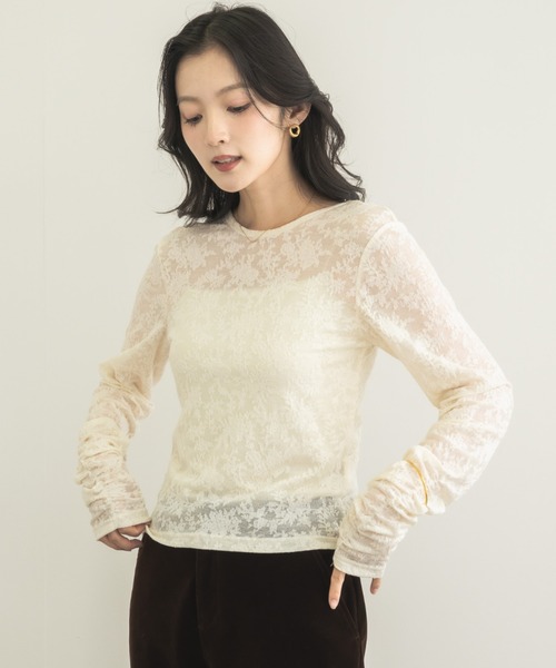 NEUNA(ヌナ)の「【後ろ姿まで美しい余韻を。】バックオープンシャーリングレーストップス(Tシャツ/カットソー・レディース・ブラック/アイボリー/ボルドー・FREE)」の19枚目の写真