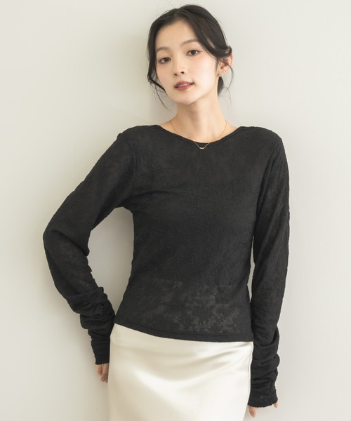 NEUNA(ヌナ)の「【後ろ姿まで美しい余韻を。】バックオープンシャーリングレーストップス(Tシャツ/カットソー・レディース・ブラック/アイボリー/ボルドー・FREE)」の8枚目の写真