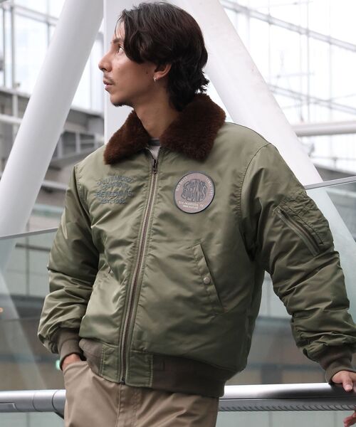 BEN DAVIS（ベンデイビス）の「【BEN DAVIS（ベンデイビス）】SOUVENIR EMB FLIGHT JACKET / スーベニアジャケット フライトジャケット 刺繍 ワッペン 着脱ボア衿 アウター ユ（ブルゾン・メンズ・ブラック/カーキ・MEDIUM/X-LARGE/LARGE）」の3枚目の写真
