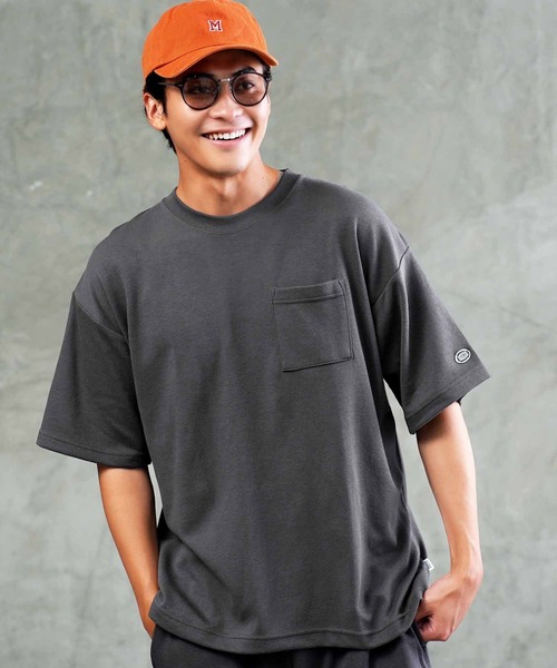 jiggys shop(ジギーズショップ)の「吸水速乾 COOLMAX ポケット付き オーバーサイズ Tシャツ(Tシャツ/カットソー・メンズ・オートミール/ベージュ系その他/ブルー系その他/ホワイト/ブラック/ネイビー/ピンクベージュ/スミクロ・MEDIUM/LARGE/X-LARGE)」の4枚目の写真
