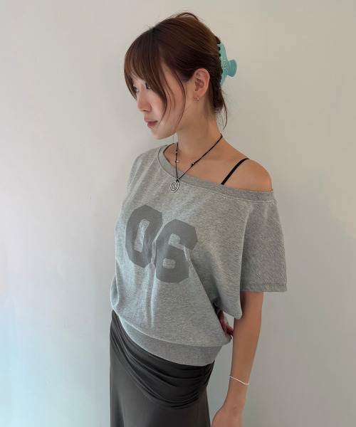 HOMEBODY THINGS(ホームバディ ティングズ)の「One -Shoulder T-Shirt (GREY)(Tシャツ/カットソー・レディース・その他・2/1)」の4枚目の写真