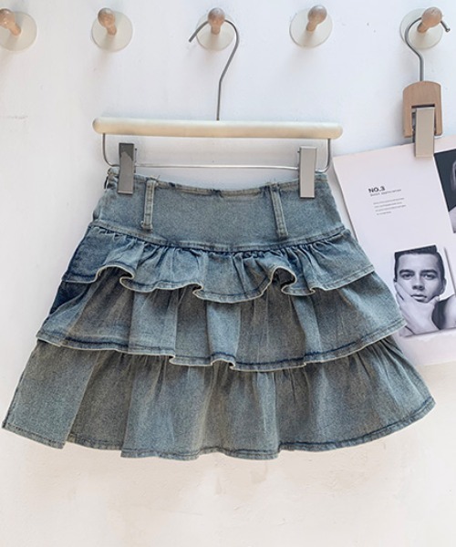 LUCPY（ラクピー）の「デニムティアードフリルミニスカート（スカート・レディース・ライトブルー・X-LARGE/LARGE/MEDIUM/SMALL）」の4枚目の写真