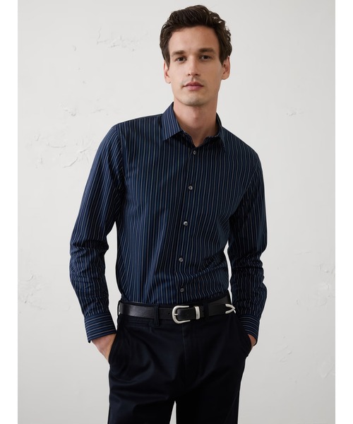BANANA REPUBLIC FACTORY STORE(バナナリパブリック ファクトリーストア)の「BANANA REPUBLIC FACTORY STORE スリムフィットドレスシャツ(シャツ/ブラウス・メンズ・アッシュグレー/ブラウン/ネイビー/ブルー系その他・S/M/L/XL)」の1枚目の写真