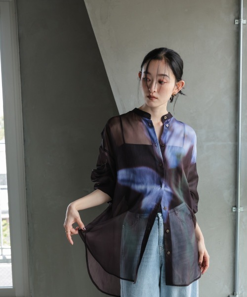 Callarus（カラルス）の「花柄プリントシアーシャツ［Callarus］（シャツ/ブラウス・レディース・ブラウン系・LL/L/M/S）」の3枚目の写真