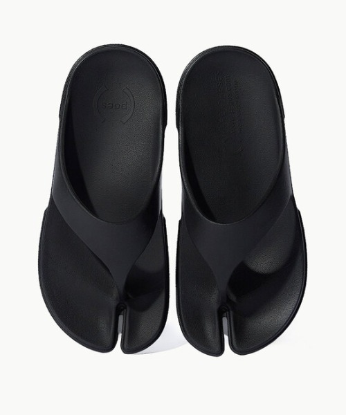 PAES(ペイズ)の「【PAES】PAES 01 FlipFlop Black(サンダル・レディース・ブラック・22cm/23cm/24cm/26cm/27cm)」の1枚目の写真