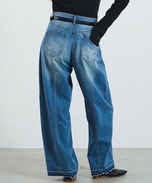 ROSE BUD(ローズバッド)の「CREOLME/BARREL FIT DENIM PANTS(デニムパンツ・レディース・ブラック/ライトインディゴブルー・S/M)」の6枚目の写真