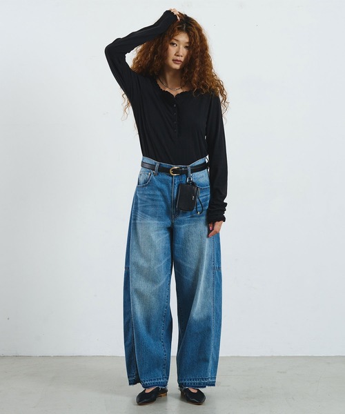 ROSE BUD(ローズバッド)の「CREOLME/BARREL FIT DENIM PANTS(デニムパンツ・レディース・ブラック/ライトインディゴブルー・S/M)」の10枚目の写真