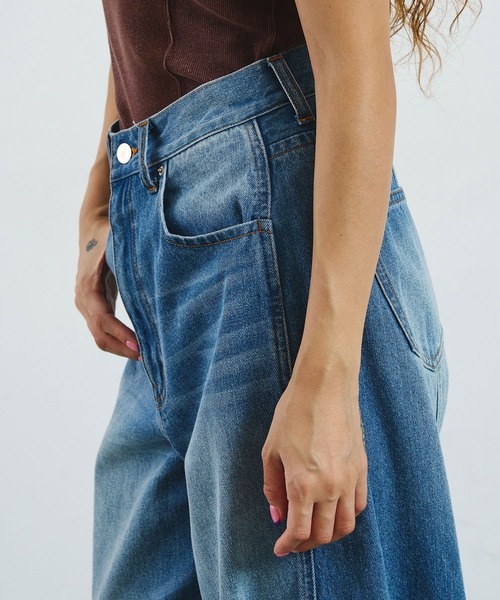 ROSE BUD(ローズバッド)の「CREOLME/BARREL FIT DENIM PANTS(デニムパンツ・レディース・ブラック/ライトインディゴブルー・S/M)」の16枚目の写真
