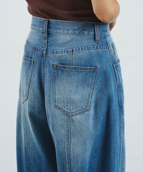 ROSE BUD(ローズバッド)の「CREOLME/BARREL FIT DENIM PANTS(デニムパンツ・レディース・ブラック/ライトインディゴブルー・S/M)」の17枚目の写真