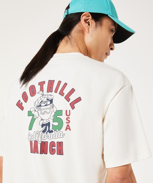 OAKLEY(オークリー)の「オークリー EN NEW RETRO TEE FOOTHILL 2.0 Tシャツ/ スポーツ・トレーニング/OAKLEY(Tシャツ/カットソー・メンズ・ブラック系その他/オフホワイト・M/L/XL/S)」の2枚目の写真