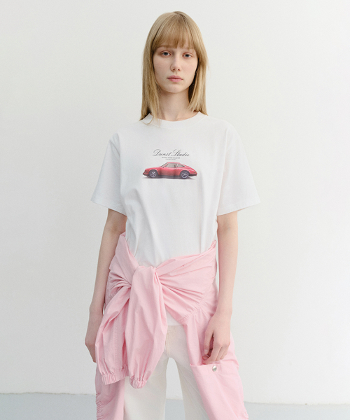 DUNST(ダンスト)の「UNISEX SUMMER HOLIDAY CAR T-SHIRT_UDTS6B143_OFF WHITE(Tシャツ/カットソー・レディース・Off White・X-LARGE/XX-LARGE/MEDIUM/LARGE)」の1枚目の写真