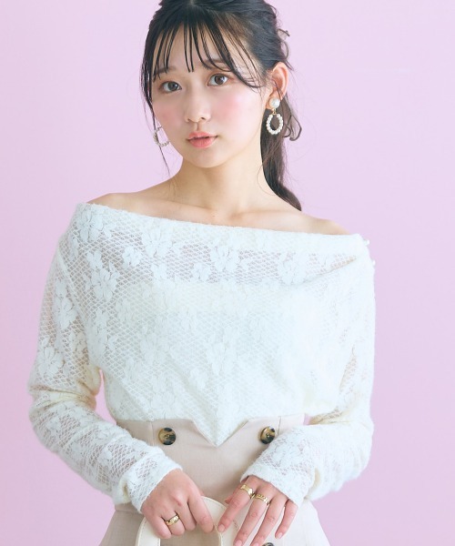 marun(マルン)の「<大きいサイズ>2WAYドレープ衿起毛レーストップス marun(シャツ/ブラウス・レディース・オフホワイト/ピンク・4L/5L/3L/LL/L)」の4枚目の写真