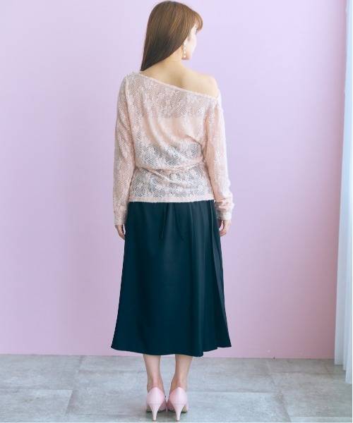 marun(マルン)の「<大きいサイズ>2WAYドレープ衿起毛レーストップス marun(シャツ/ブラウス・レディース・オフホワイト/ピンク・4L/5L/3L/LL/L)」の5枚目の写真