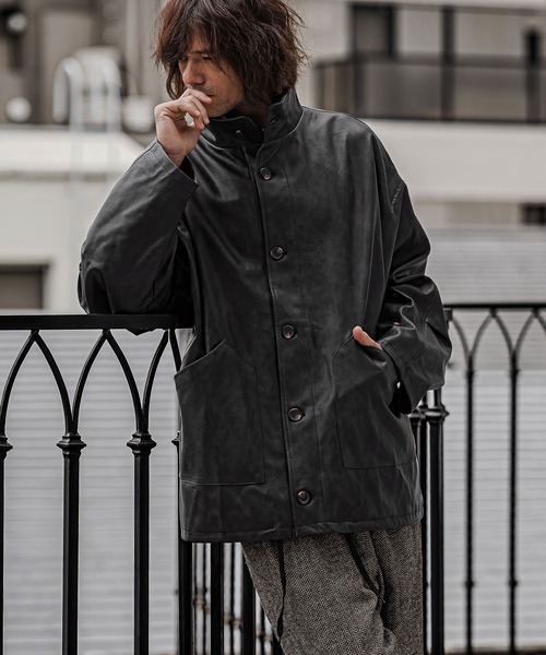 CAMBIO(カンビオ)の「mj11796-Synthetic Leather Stand Collar Jacket スタンドカラージャケット(PF-262-019)(その他アウター・メンズ・ブラック/カーキ・S/M/L)」の1枚目の写真