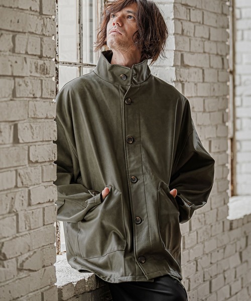 CAMBIO(カンビオ)の「mj11796-Synthetic Leather Stand Collar Jacket スタンドカラージャケット(PF-262-019)(その他アウター・メンズ・ブラック/カーキ・S/M/L)」の9枚目の写真
