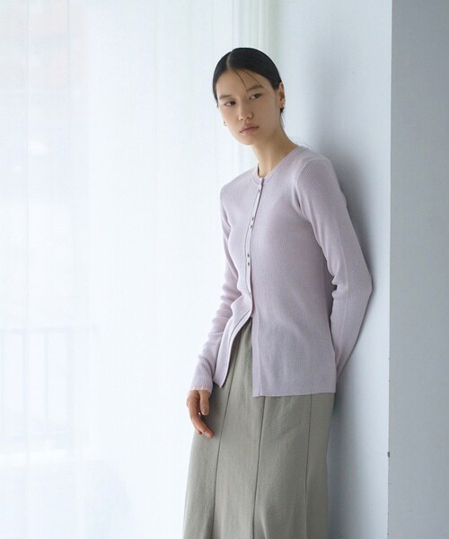 cloenc(クロエンス)の「【WEB限定カラーあり】Relaxy Rich シルクカシミヤ混 リブニットカーディガン(カーディガン/ボレロ・レディース・サックスブルー/ピンク/ワインレッド/ベージュ系その他7/ライトグレー系8/ブラウン系8/オリーブ/ネイビー/ライトイエロー系・02)」の8枚目の写真