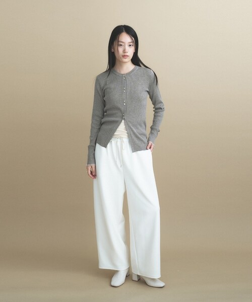cloenc(クロエンス)の「【WEB限定カラーあり】Relaxy Rich シルクカシミヤ混 リブニットカーディガン(カーディガン/ボレロ・レディース・サックスブルー/ピンク/ワインレッド/ベージュ系その他7/ライトグレー系8/ブラウン系8/オリーブ/ネイビー/ライトイエロー系・02)」の10枚目の写真
