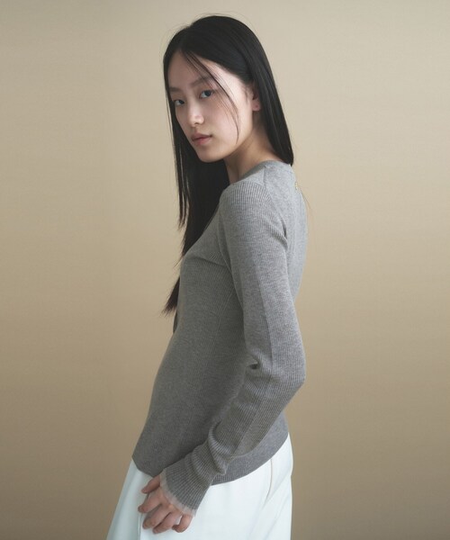 cloenc(クロエンス)の「【WEB限定カラーあり】Relaxy Rich シルクカシミヤ混 リブニットカーディガン(カーディガン/ボレロ・レディース・サックスブルー/ピンク/ワインレッド/ベージュ系その他7/ライトグレー系8/ブラウン系8/オリーブ/ネイビー/ライトイエロー系・02)」の14枚目の写真
