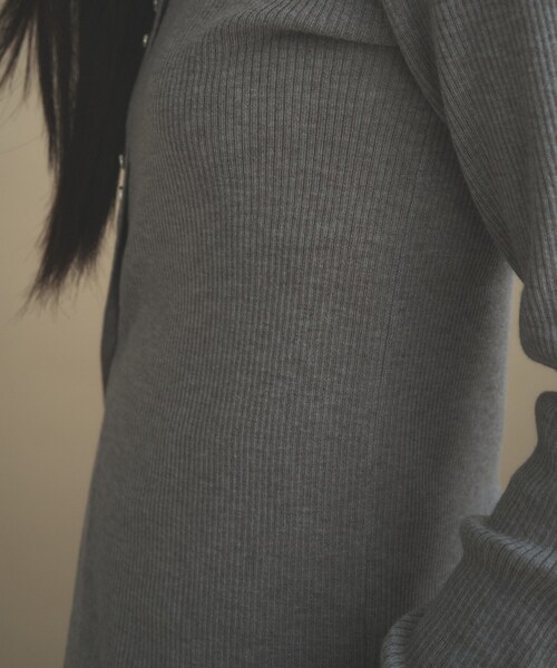 cloenc(クロエンス)の「【WEB限定カラーあり】Relaxy Rich シルクカシミヤ混 リブニットカーディガン(カーディガン/ボレロ・レディース・サックスブルー/ピンク/ワインレッド/ベージュ系その他7/ライトグレー系8/ブラウン系8/オリーブ/ネイビー/ライトイエロー系・02)」の16枚目の写真