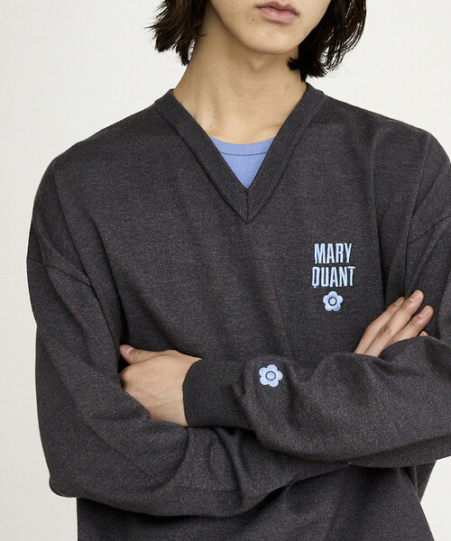 MARY QUANT（マリークワント）の「MARY QUANT × PUBLUX/マリークワント <ユニセックス>別注 レイヤード ロゴ ニット　限定展開（ニット/セーター・メンズ・ブラウン/グレー/ブラック・SMALL/LARGE/MEDIUM）」の4枚目の写真