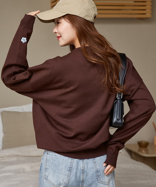 MARY QUANT（マリークワント）の「MARY QUANT × PUBLUX/マリークワント <ユニセックス>別注 レイヤード ロゴ ニット　限定展開（ニット/セーター・メンズ・ブラウン/グレー/ブラック・SMALL/LARGE/MEDIUM）」の13枚目の写真
