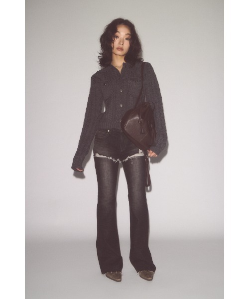 LAGUA GEM(ラグアジェム)の「CABLE BUTTON KNIT トップス(ニット/セーター・レディース・グレー/ネイビー/ブラック・FREE)」の7枚目の写真