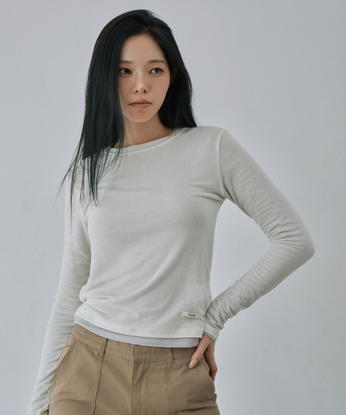 WAARFORWOMAN(ワール・フォー・ウーマン)の「WT-96 マイルドカシミヤTシャツ_アイボリー(Tシャツ/カットソー・レディース・その他・FREE)」の4枚目の写真