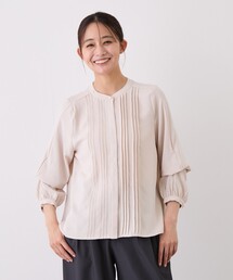 ピンタックブラウス