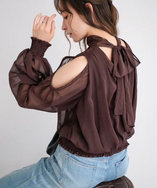murea(ミュレア)の「オープンショルダーボウタイVネックカシュクールブラウス(シャツ/ブラウス・レディース・アイボリー/ブラック/ブラウン・FREE)」の21枚目の写真